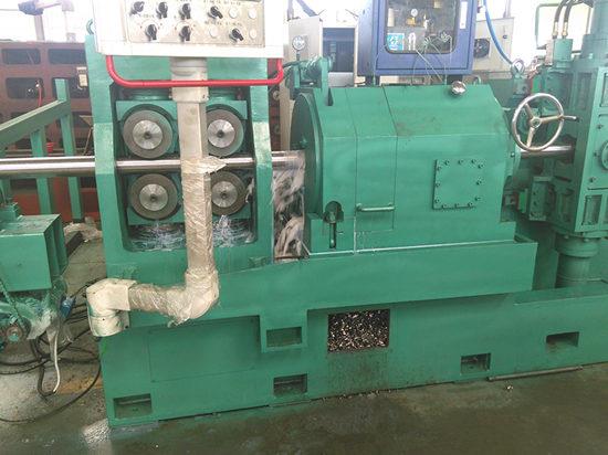 Semi Automatic Round Rod Peeling Machine