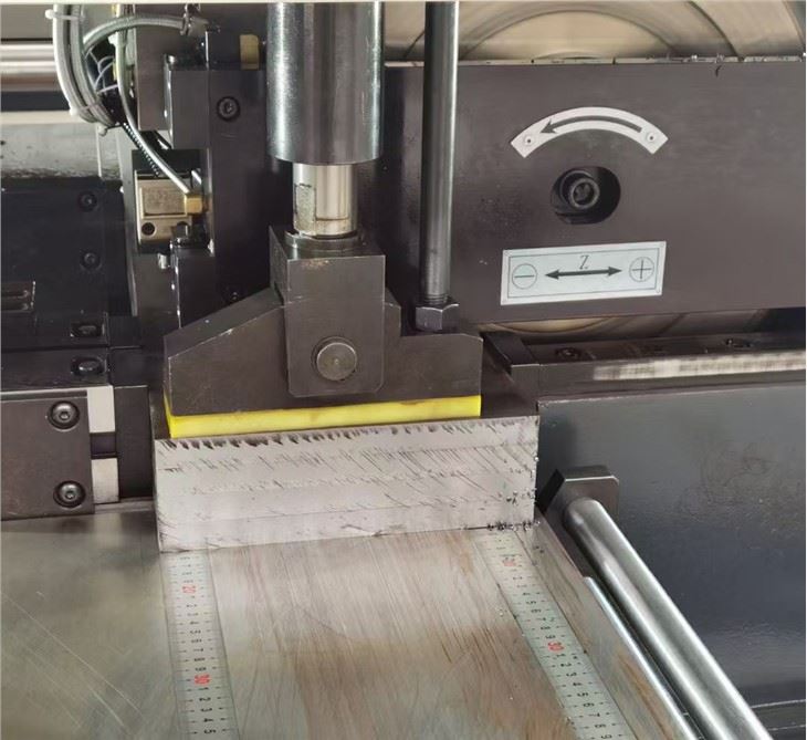 Well Known Low Maintence Cost CNC Sawing And Milling Machine Well Known Low Maintence Cost CNC Sawing And Milling Machine